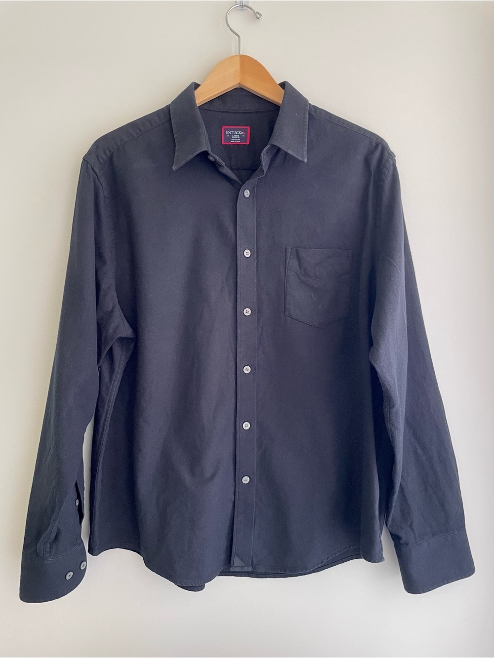 UNTUCKit Men's 100% Cotton Flannel Black Long-Sleeve Button-Up Casual Shirt